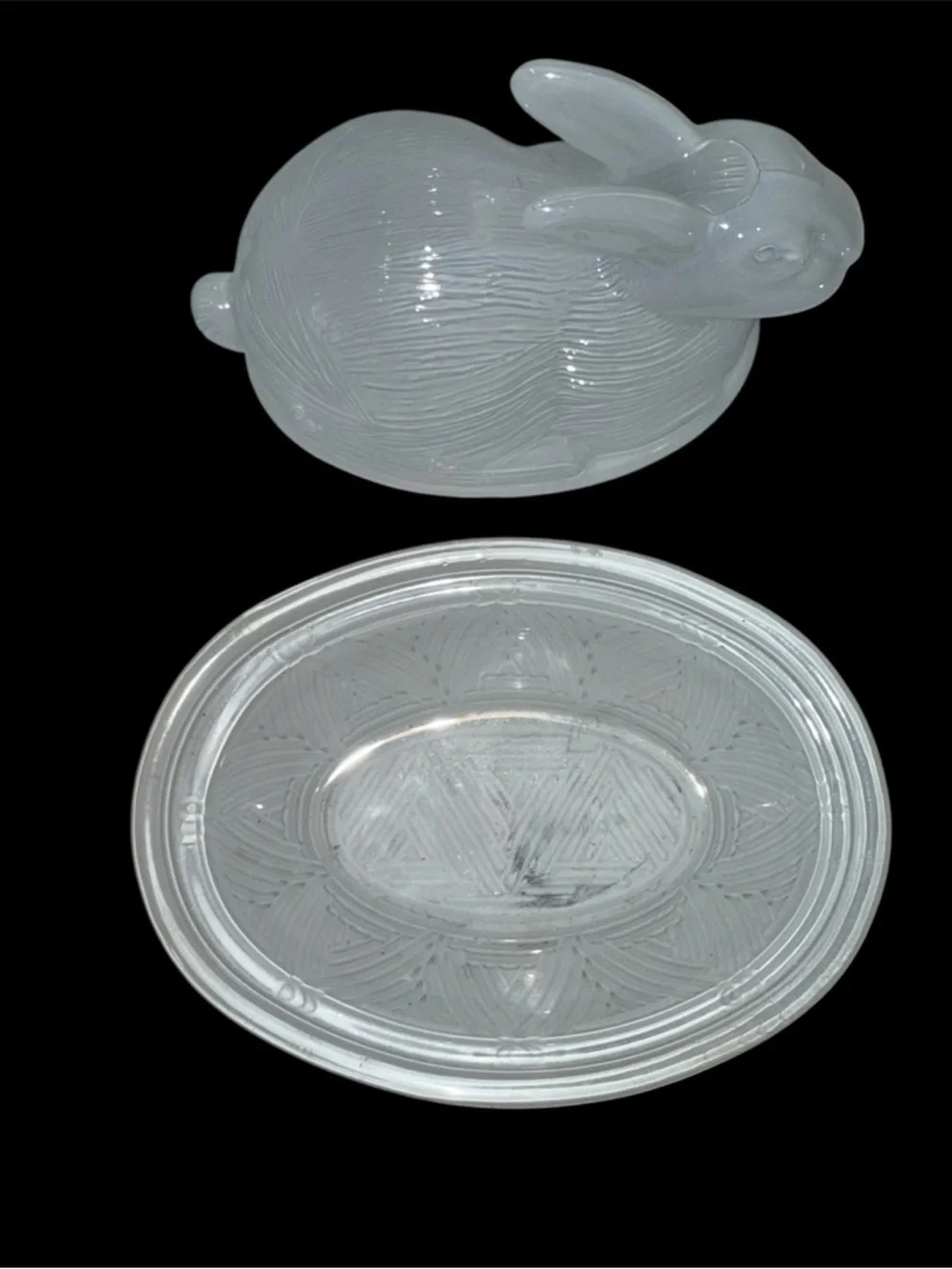 White Glass Bunny Rabbit On Nest‎ Dish